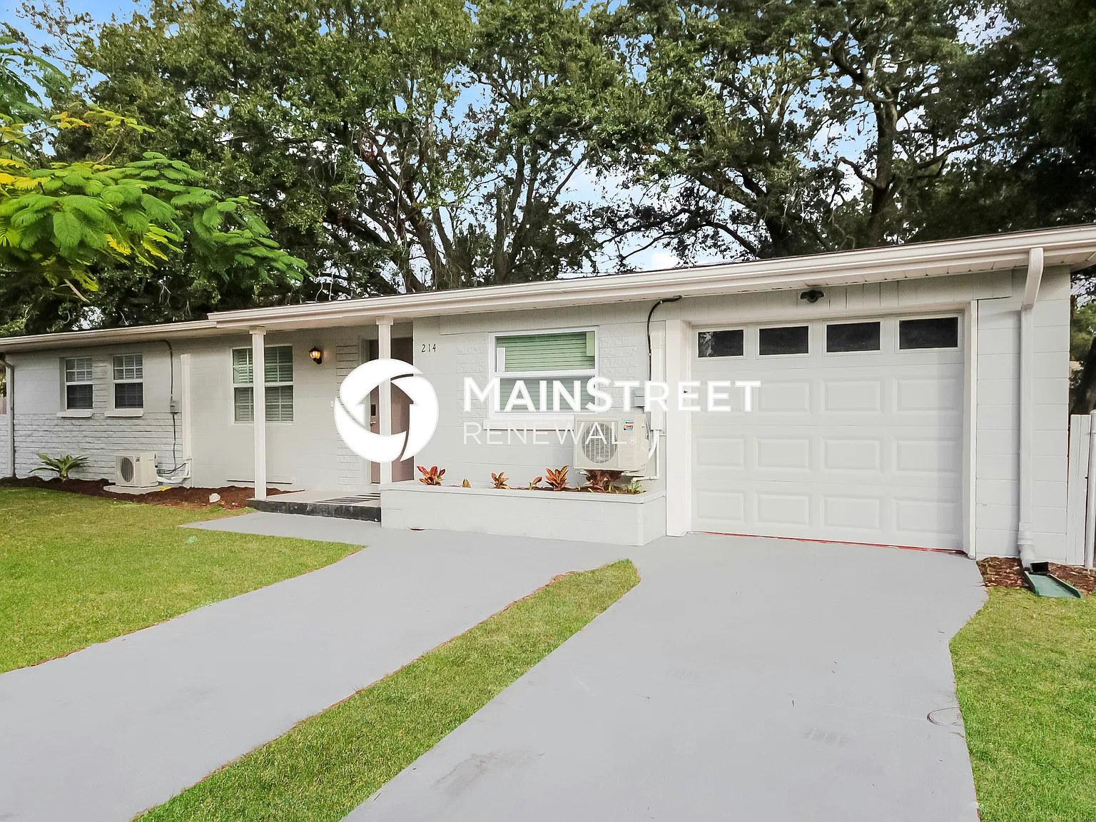 214 Poinciana Cir — Photo 2
