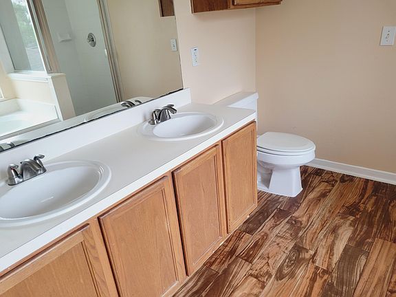 5th image of 19135 Royal Isle Dr