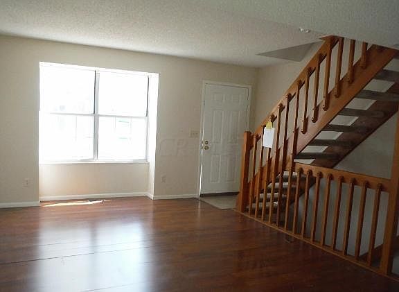 5th image of 4883 Singleton Dr