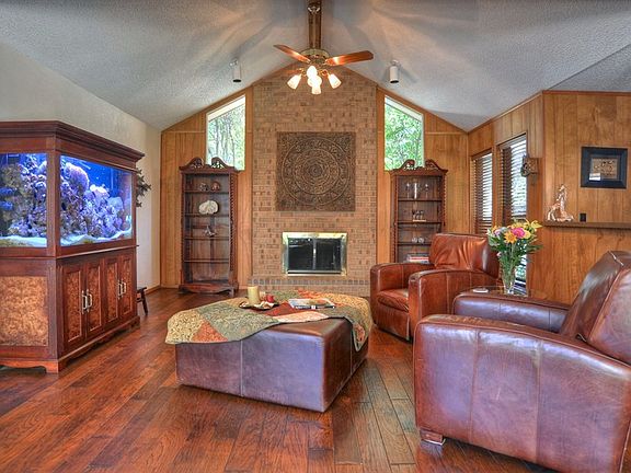 5th image of 4821 Woodcreek Ct