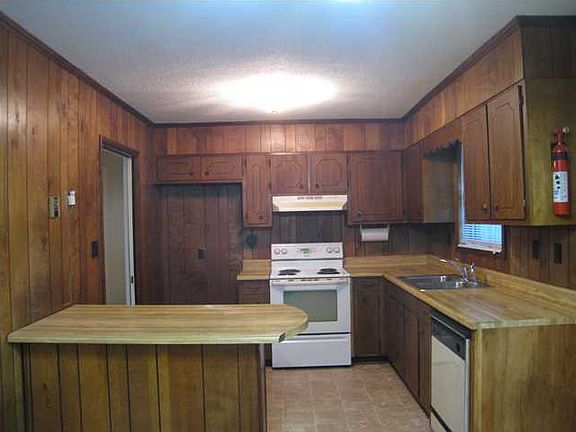 3rd image of 3070 McDaris Cir SE