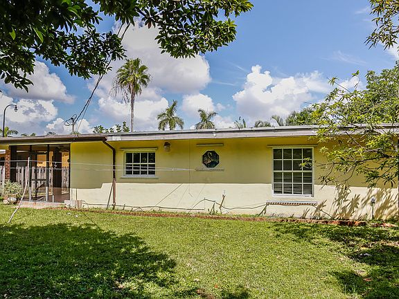 3rd image of 8830 Caribbean Blvd