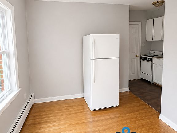 5th image of 274 S Marshall St