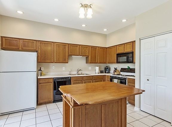 4th image of 22210 W Norwich Ct