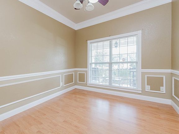 3rd image of 603 Woods Edge Way