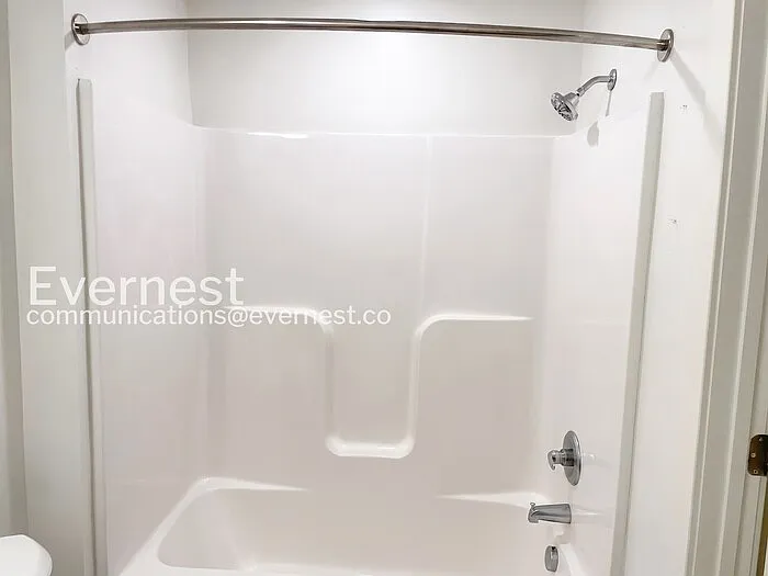 17 W Main St #203 — Photo 9
