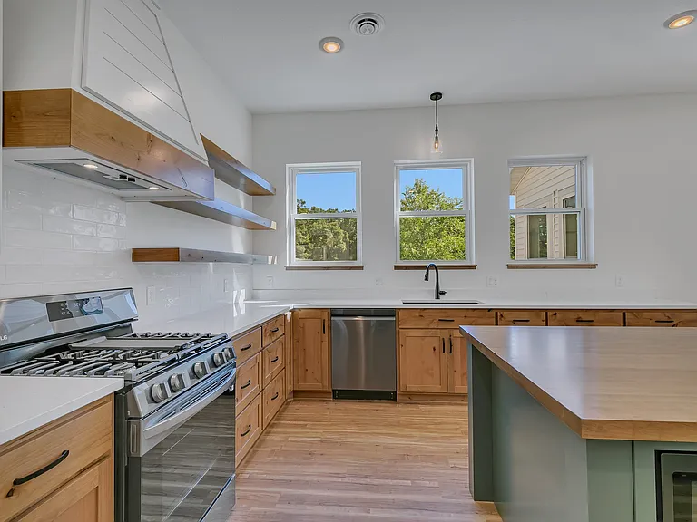 6624 Captains Cir NW — Photo 24