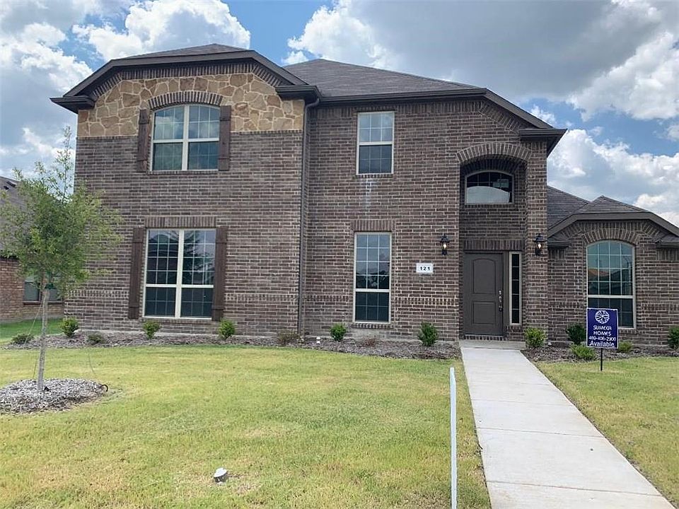 1st image of 121 Singleton Dr