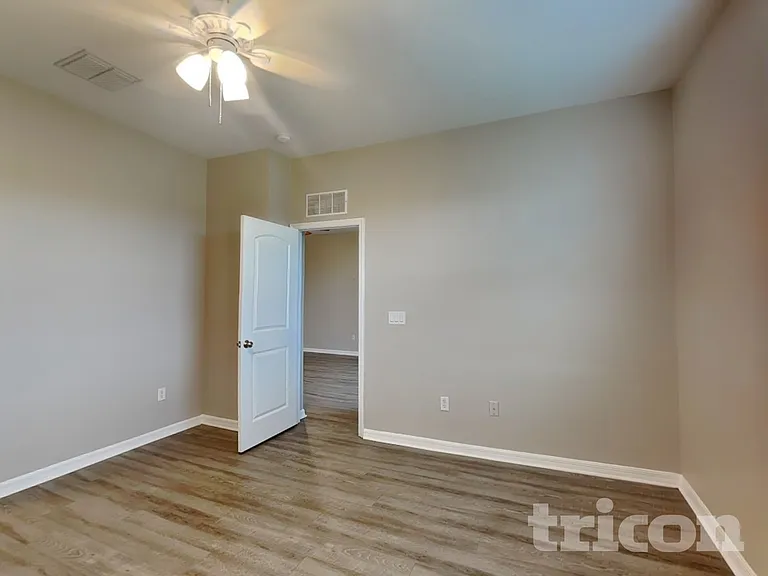 221 Fern Gulley Dr — Photo 8