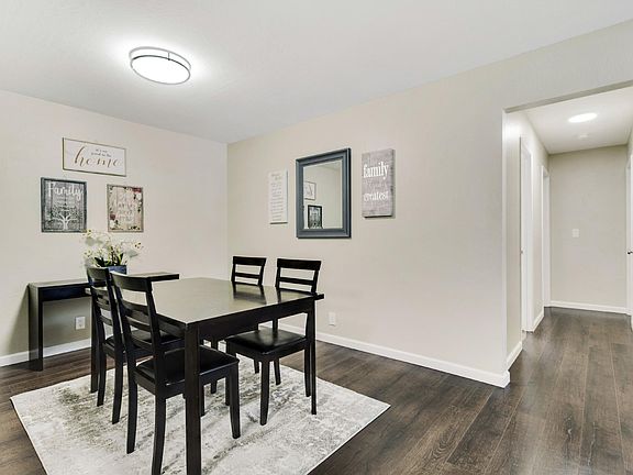 4th image of 2420 Karen Dr APT 1