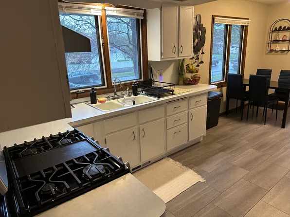 221 9th Ave NE Unit 1, Minneapolis, MN 55413