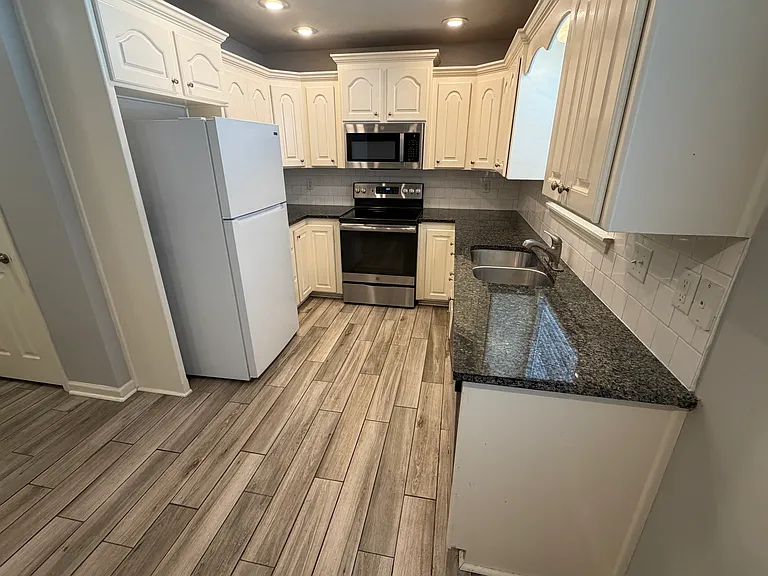 21 Weatherwood Dr — Photo 10