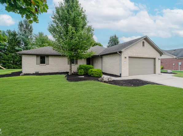 2676 Oak Dr, Clayton, IN 46118