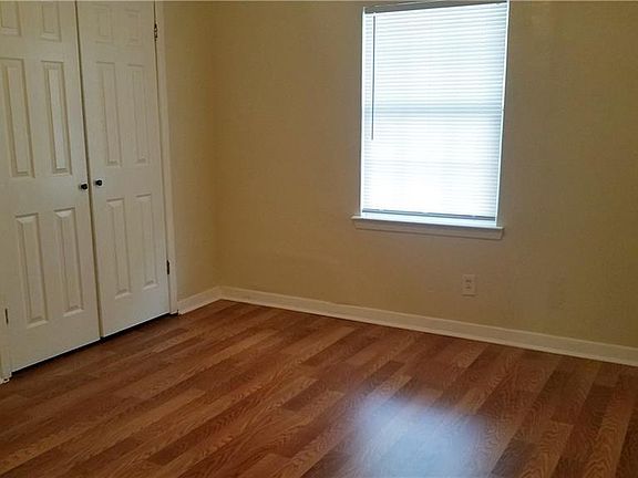 2nd image of 441 Bluewood Dr