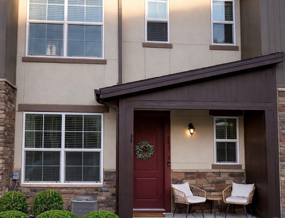 Charming 2-story townhome built in 2022. Maintenance free community.