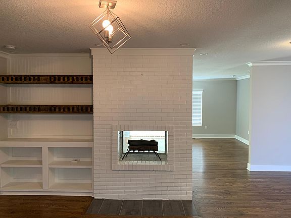 5th image of 609 W 96th St