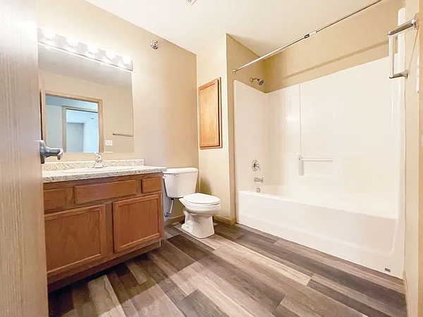 Burlington Apartments Main Bath