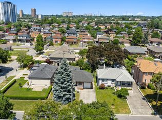 76 Lawnside Dr, Toronto, ON M6L 1Z7