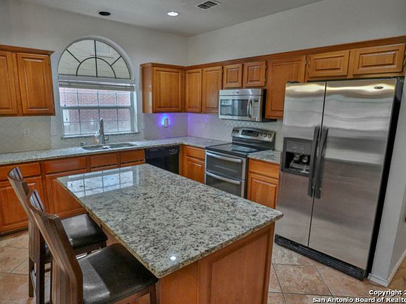 4th image of 1239 Saxonhill Dr