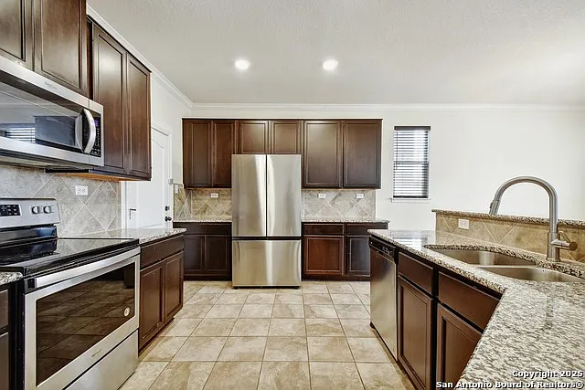 3302 Uresti Flds — Photo 10