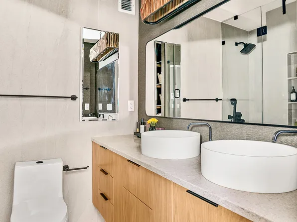 668 Washington Street image 6 of 14