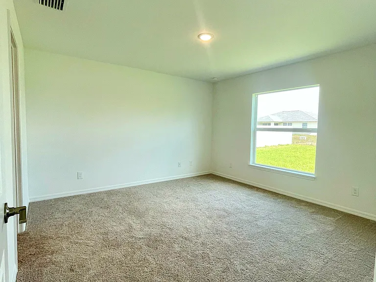 2809 NW 8th Pl — Photo 23