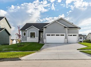 3185 NW Prescott Ct, Grimes, IA 50111