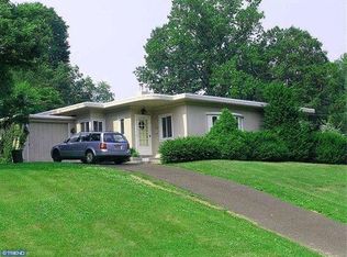 8312 Hull Dr, Wyndmoor, PA 19038