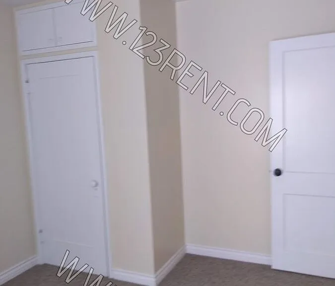 11850 Patricia Ave — Photo 3