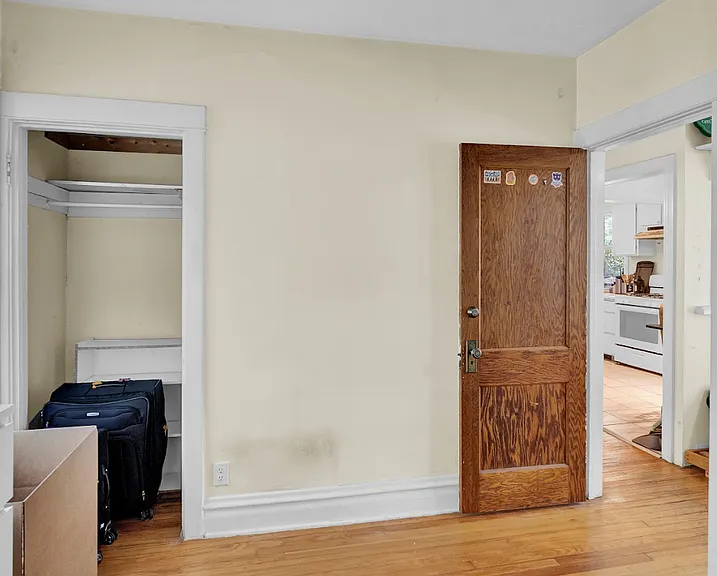 2303 Ridge Ave — Photo 10