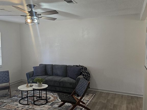 4th image of 100 Westside Dr