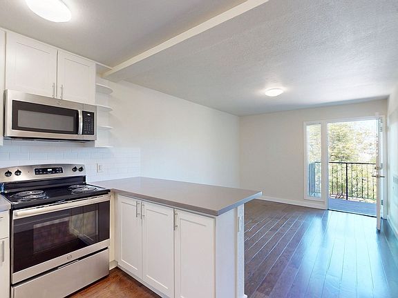 3rd image of 740 Rhode Island St APT 206