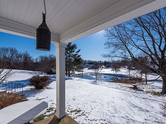3rd image of 419 Creekside Dr