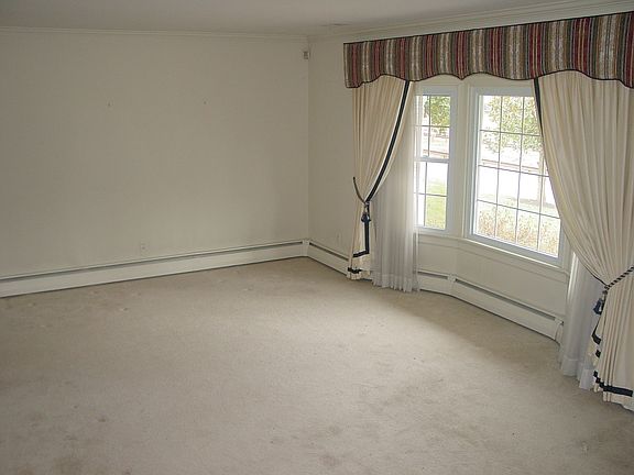 Living Room - View #2 (old picture - has hardwood floors)