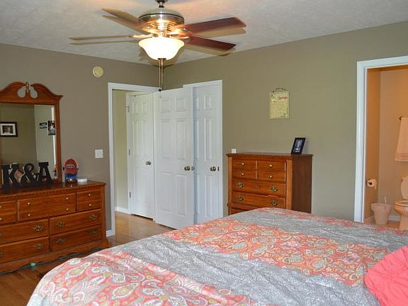 4th image of 2943 W Hills Dr
