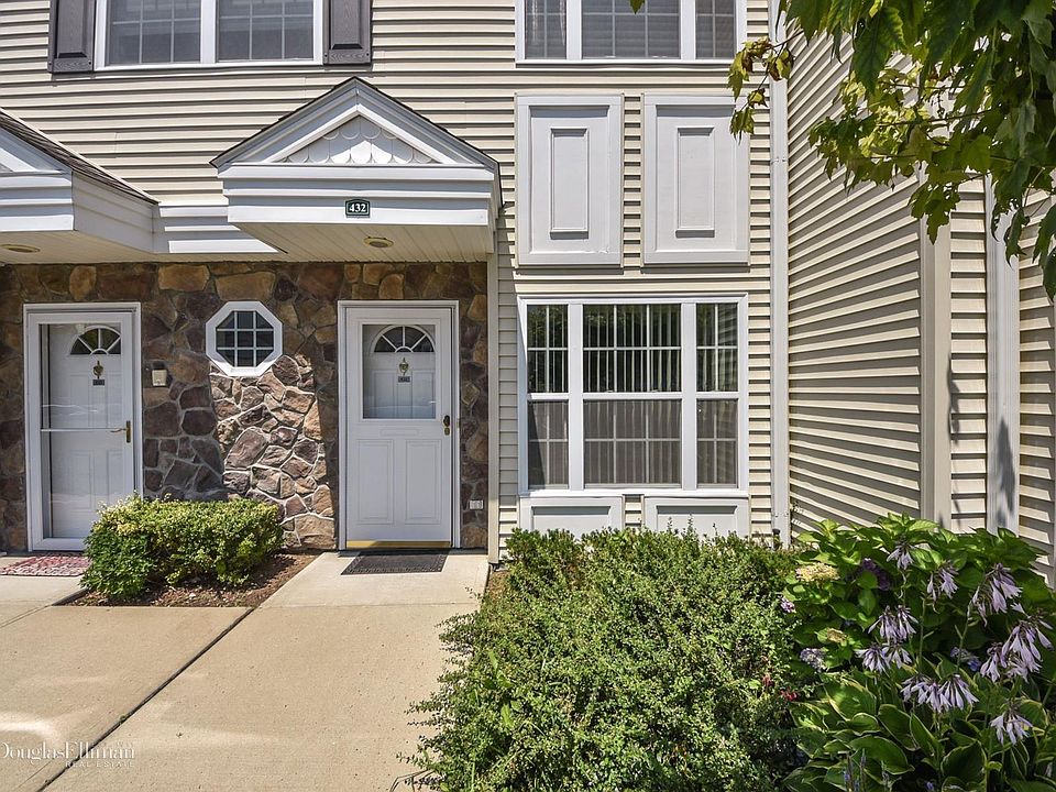 1st image of 432 Autumn Dr