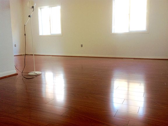 4th image of 15 Wayside Ct #4