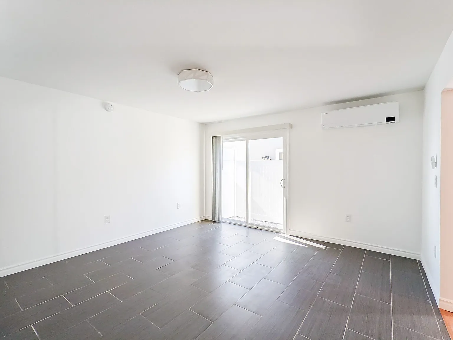 5302 Lafayette St — Photo 4