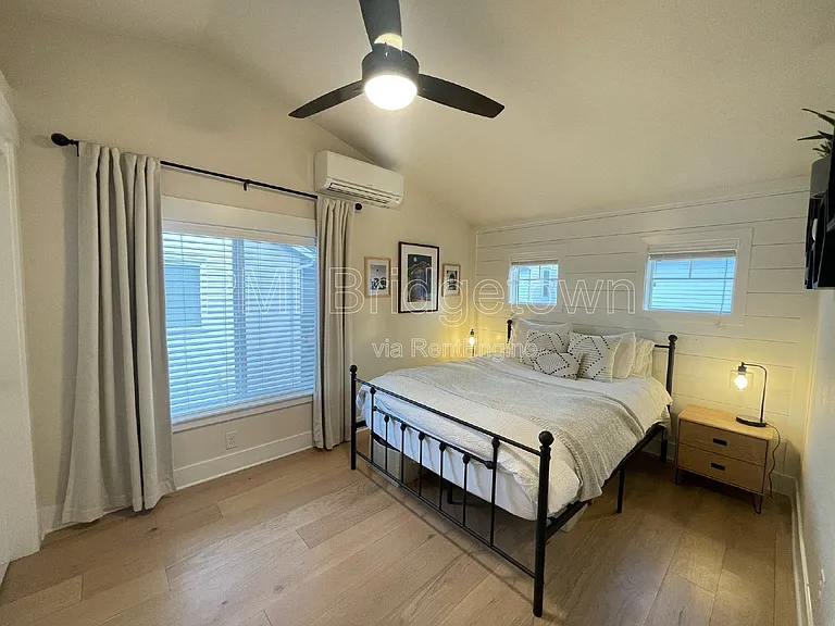 6517 SE Woodstock Blvd #B — Photo 11