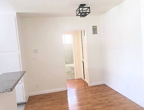 1st image of 4821 Rosewood Ave APT 7