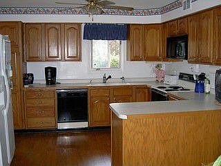 3rd image of 15 E Brookwood Dr