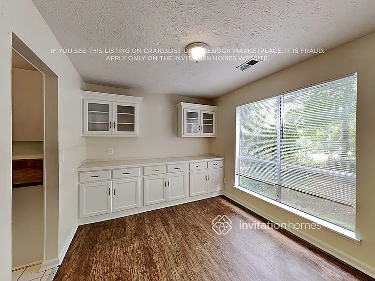614 Oxford Hall Dr — Photo 5