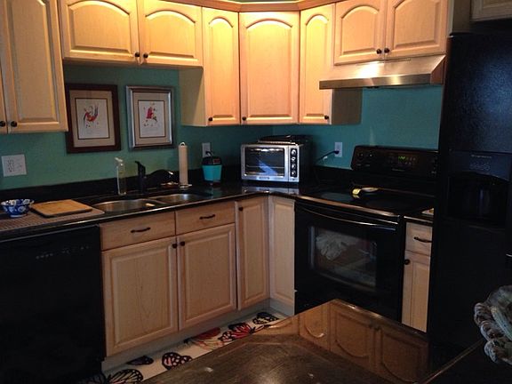 5th image of 601 Oxford Dr