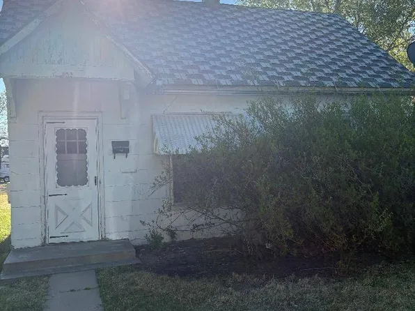 552 8th St, Phillipsburg, KS 67661