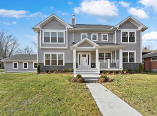 108 N Forest Ave, Palatine, IL 60074