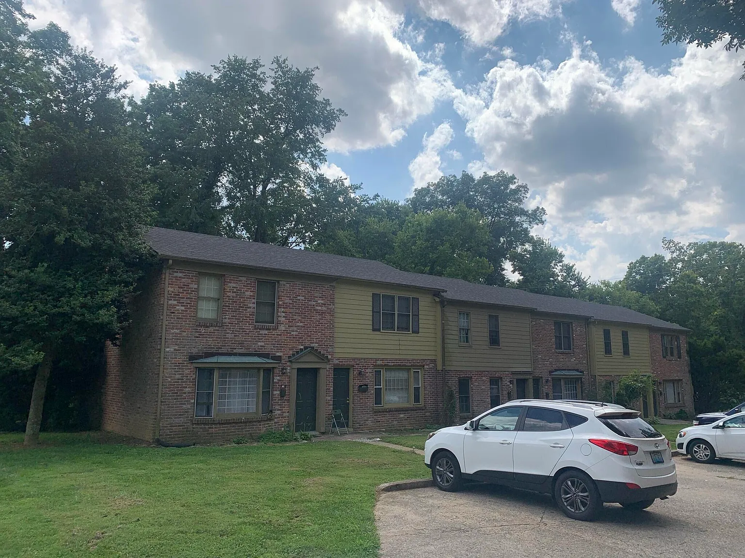 2 bed, 1.5 bath, 1017 sqft, $1,090 — Photo 3