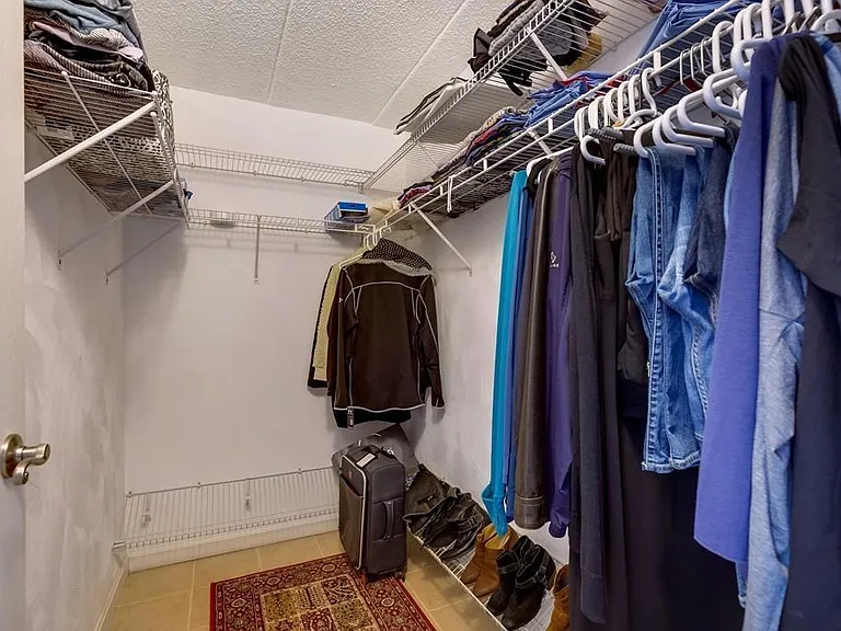 180 Green St #204 — Photo 10