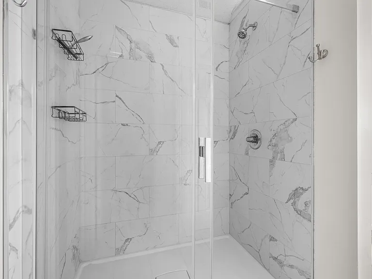217 Derby Downs Dr — Photo 25