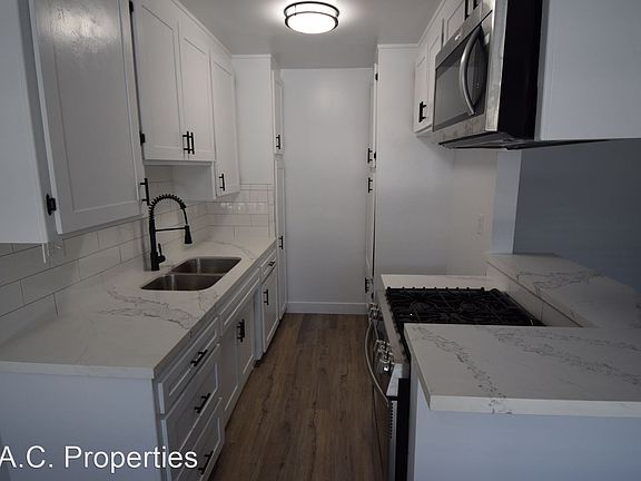 4th image of 849 N McCadden Pl #10291430