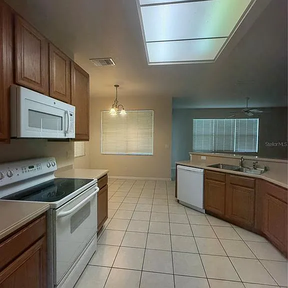 4916 Cape Hatteras Dr — Photo 8